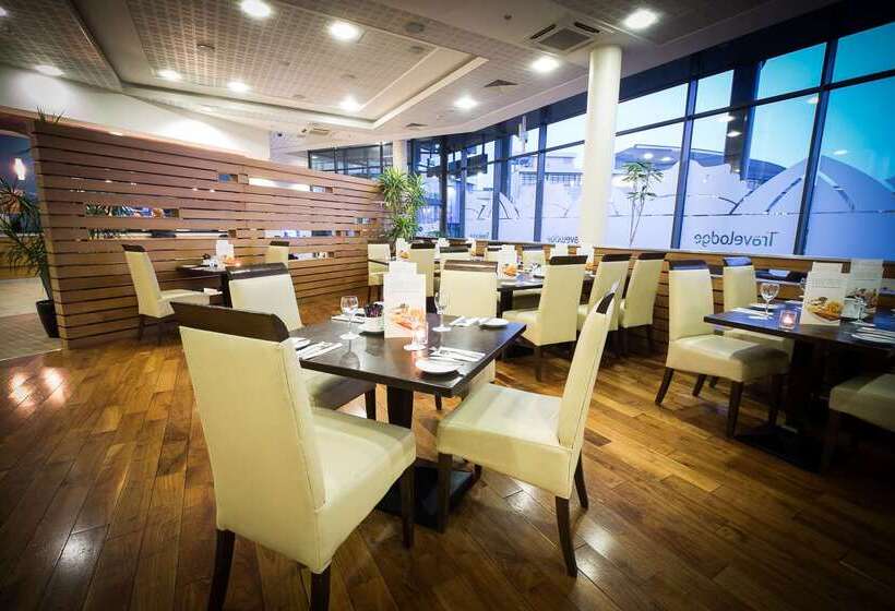 בית מלון כפרי Travelodge Dublin Airport South