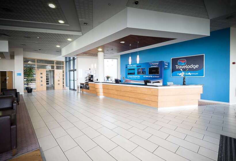 בית מלון כפרי Travelodge Dublin Airport South