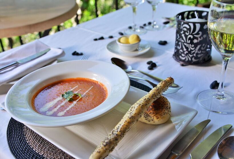 فندق Tshukudu Bush Lodge