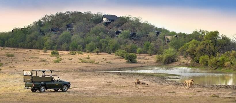 Отель Tshukudu Bush Lodge
