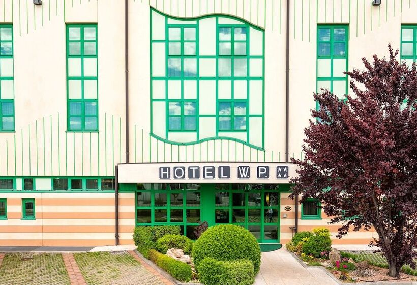 Отель West Point Airport