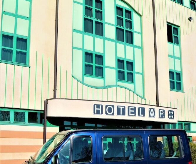 Отель West Point Airport