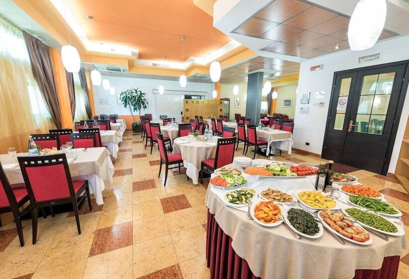 Отель West Point Airport