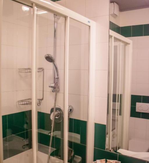 Отель West Point Airport