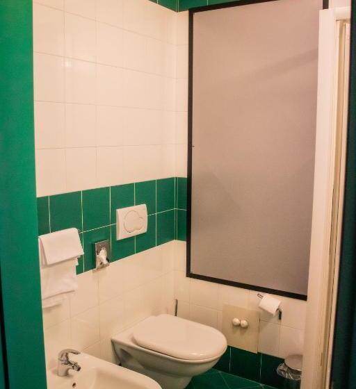 Отель West Point Airport