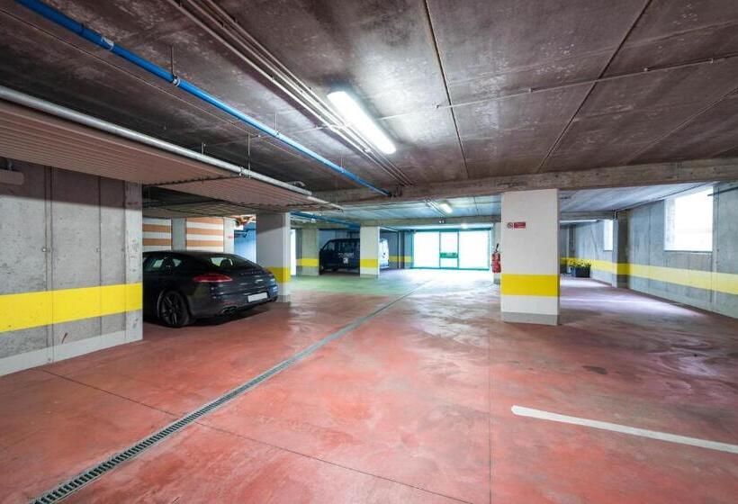 Отель West Point Airport