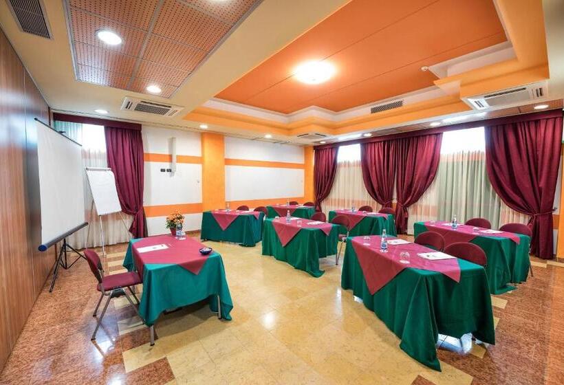 Отель West Point Airport