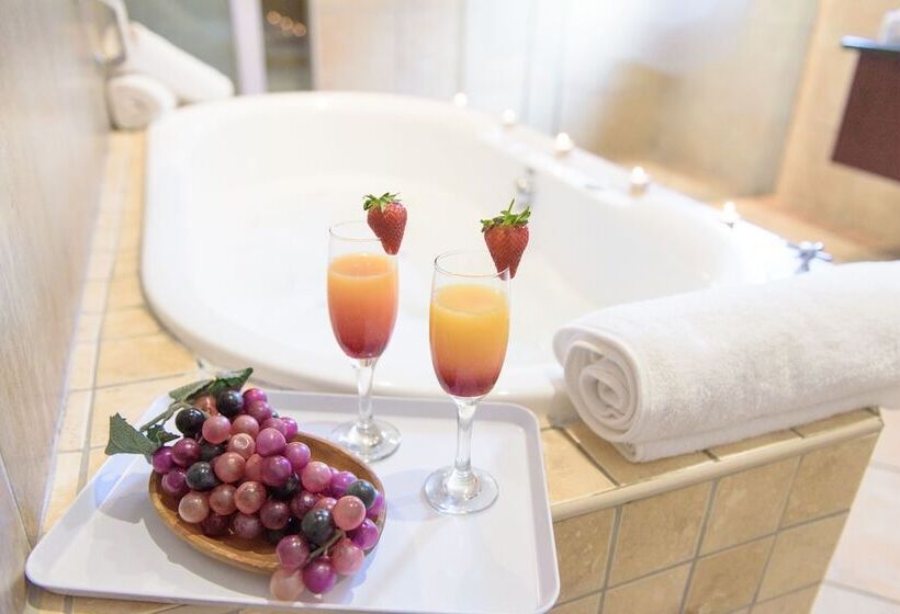 Whalesong Hotel & Spa