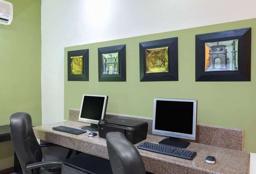 فندق Wyndham Garden Obregon