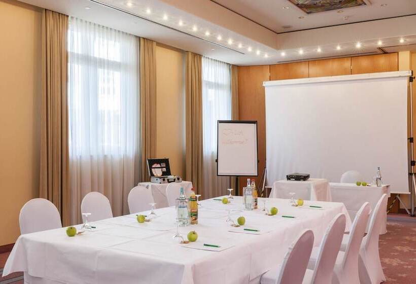 Отель Wyndham Garden Donaueschingen