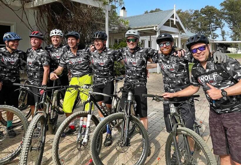 هتل Zuurberg Mountain Village