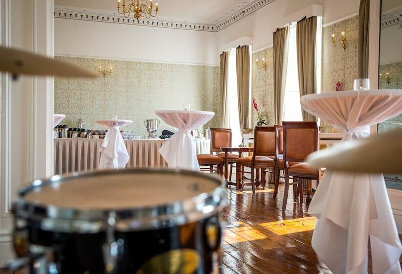 Radisson Blu Hotel & Spa, Little Island Cork