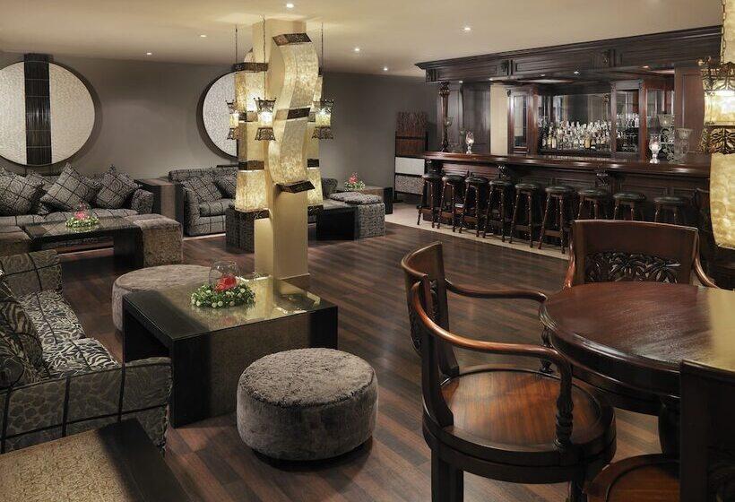 Royal Garden Villas, Luxury