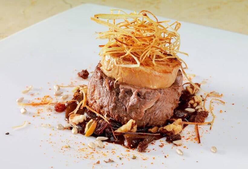 Royal Garden Villas, Luxury