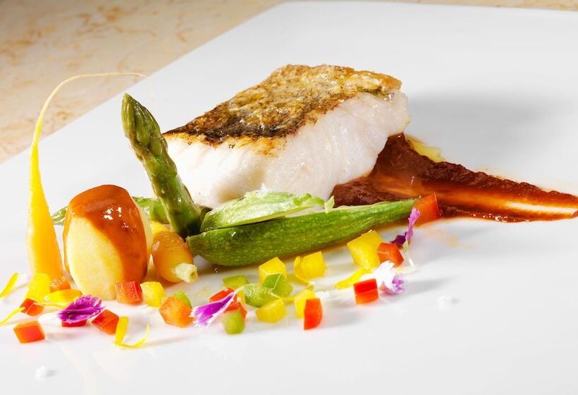 Royal Garden Villas, Luxury