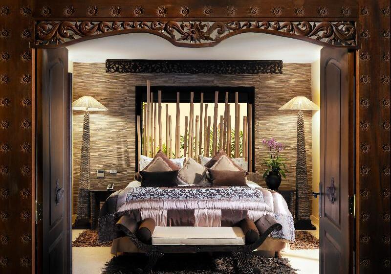 Royal Garden Villas, Luxury