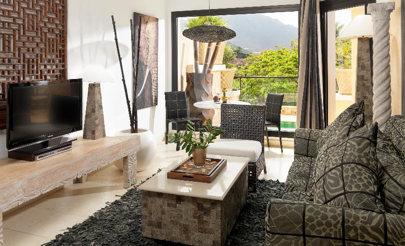 Royal Garden Villas, Luxury