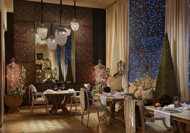 Royal Garden Villas, Luxury