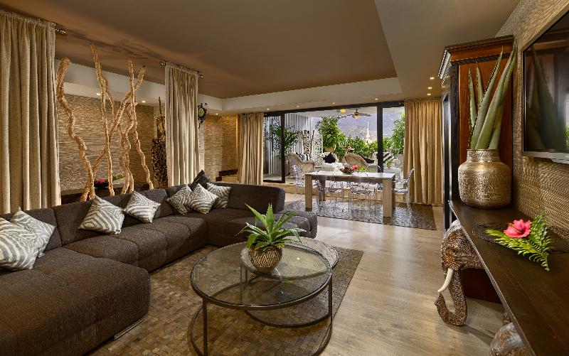 Royal Garden Villas, Luxury