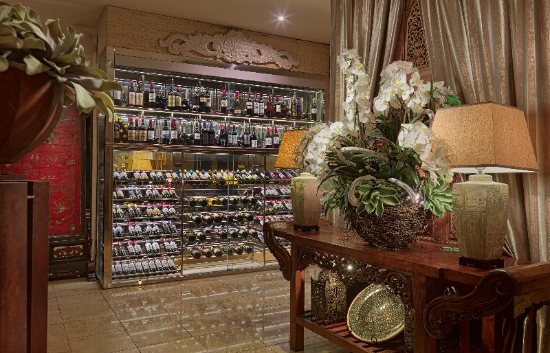 Royal Garden Villas, Luxury