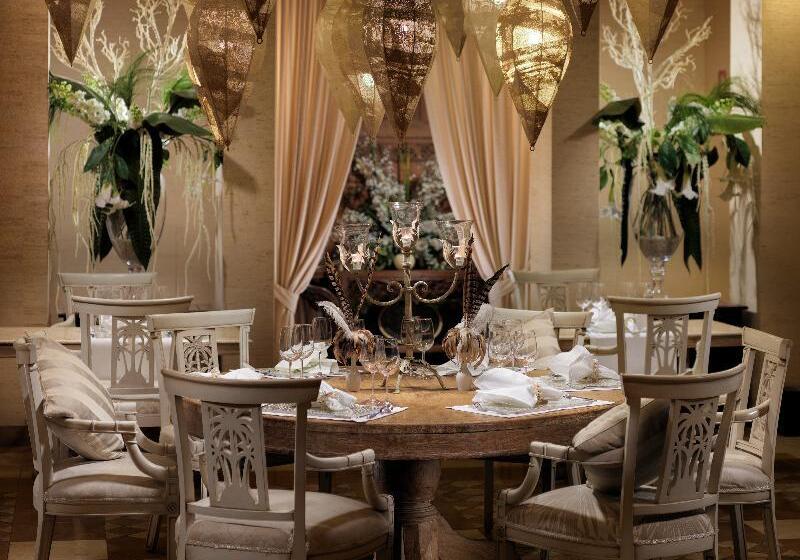 Royal Garden Villas, Luxury