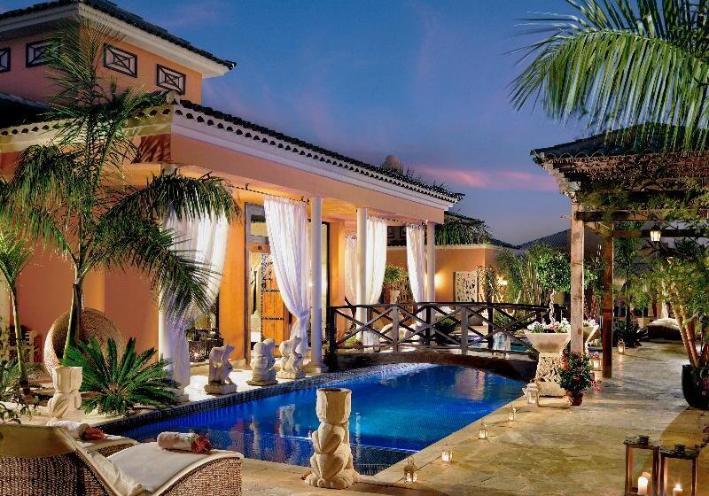 Royal Garden Villas, Luxury