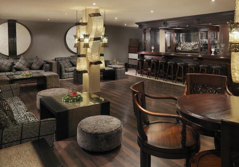 Royal Garden Villas, Luxury