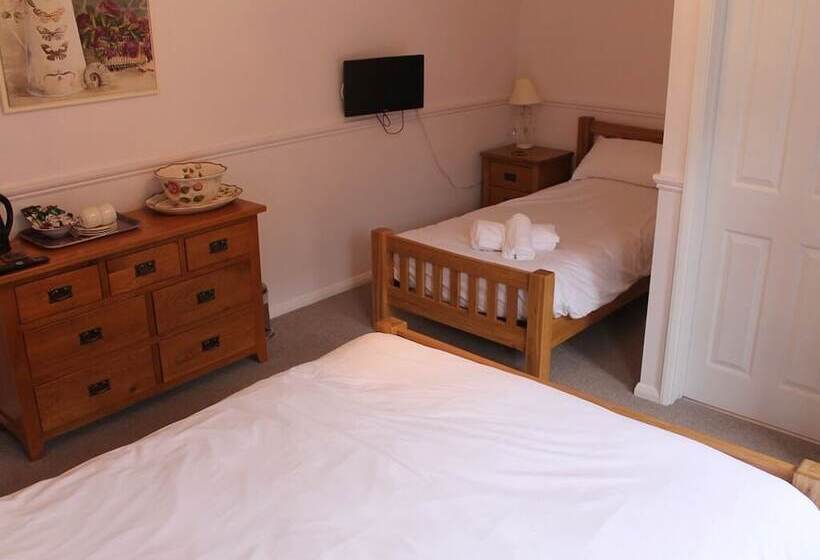 The Swan Motel, Gillingham