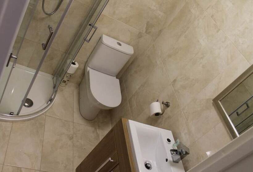 The Swan Motel, Gillingham