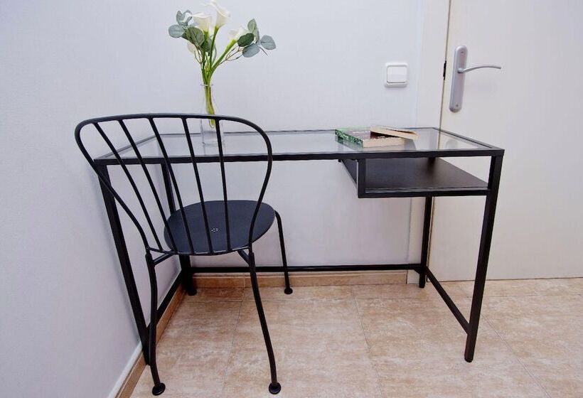 ユースホステル Barcelona City North Hostal