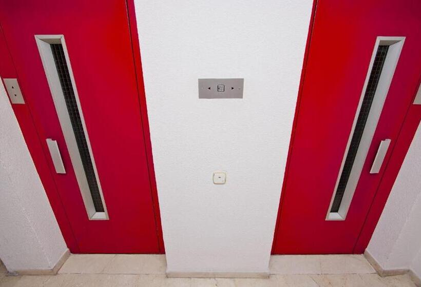 ユースホステル Barcelona City North Hostal