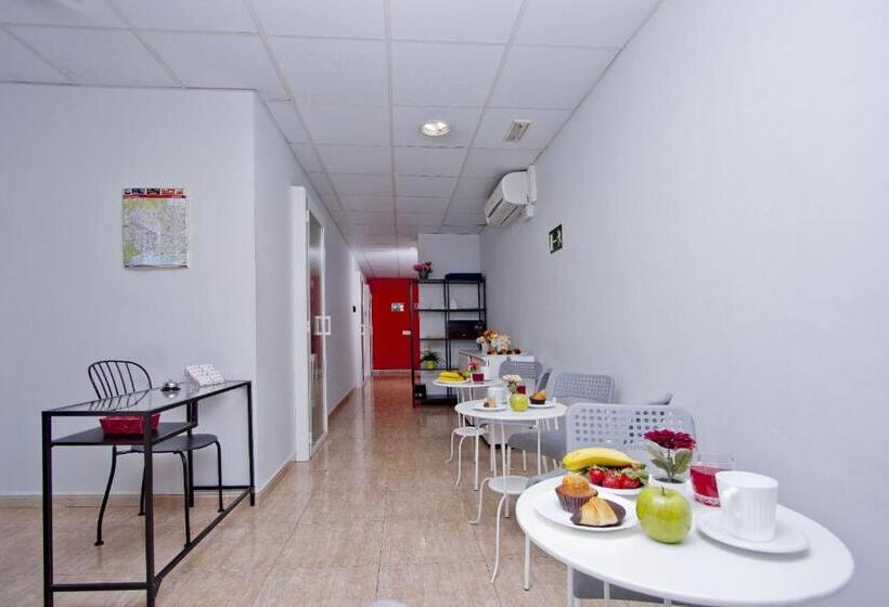 ユースホステル Barcelona City North Hostal