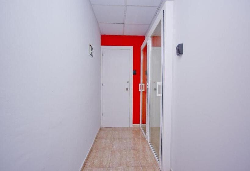 ユースホステル Barcelona City North Hostal