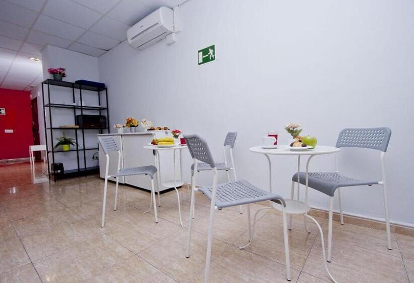 ユースホステル Barcelona City North Hostal