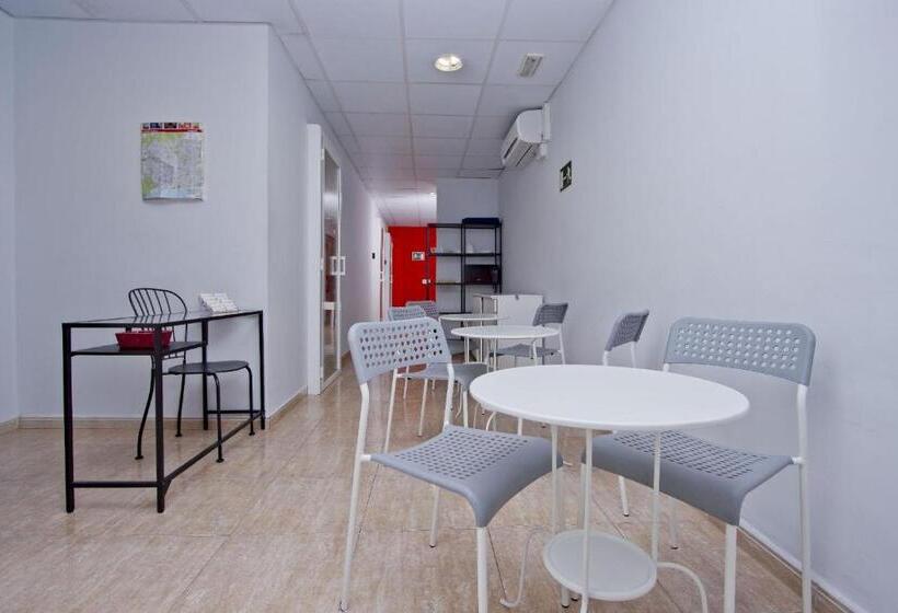 ユースホステル Barcelona City North Hostal