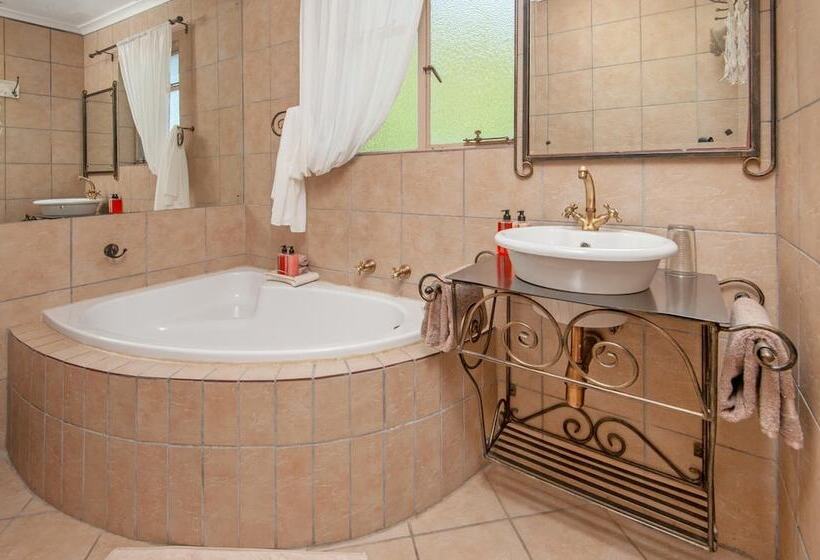 مبيت وإفطار 18 On Kloof Guest House