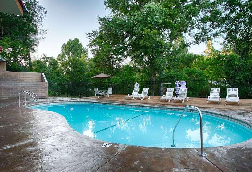 בית מלון כפרי Best Western Plus Yosemite Way Station