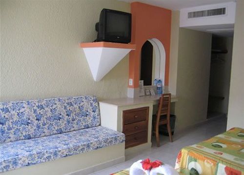 Costa Sol Hotel & Villas