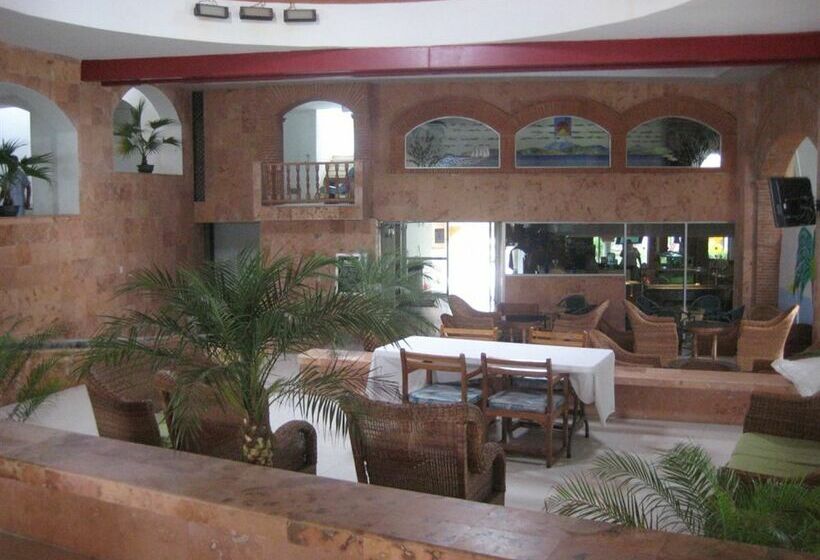 Costa Sol Hotel & Villas