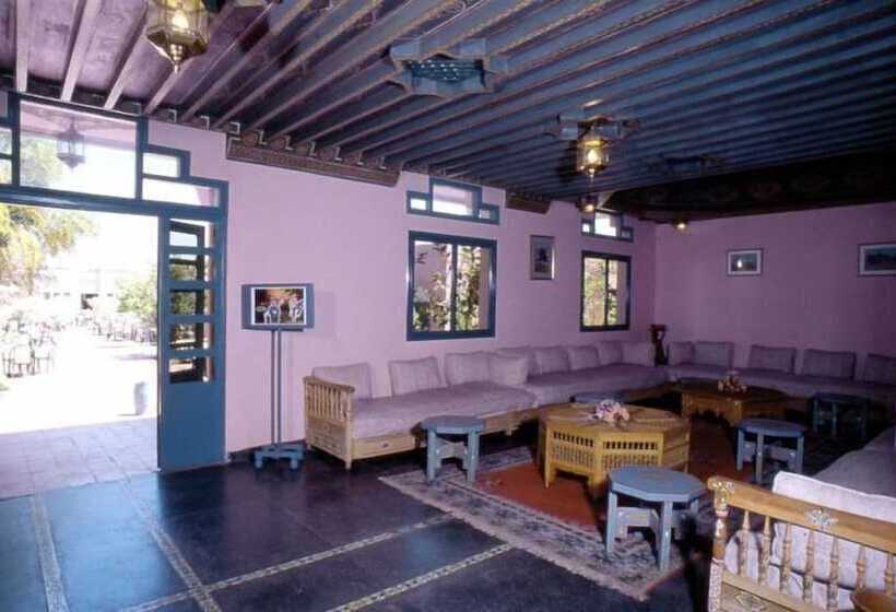 مسافرخانه Palmeraie