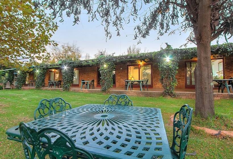 호텔 Airport Bird & Game Lodge