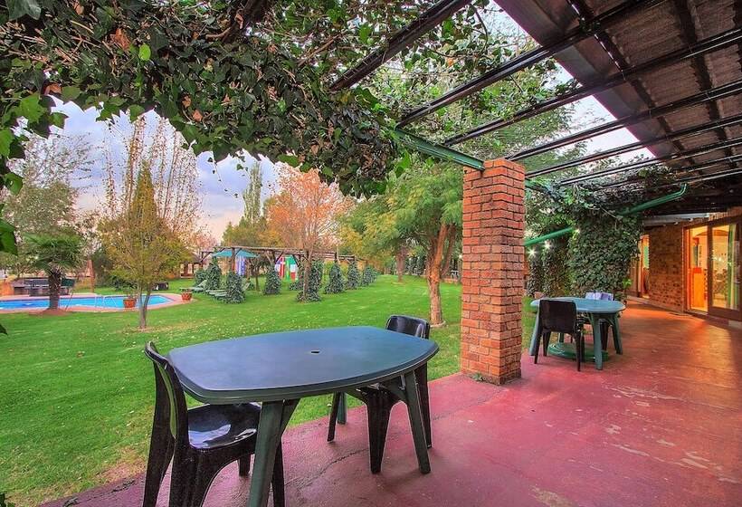 호텔 Airport Bird & Game Lodge