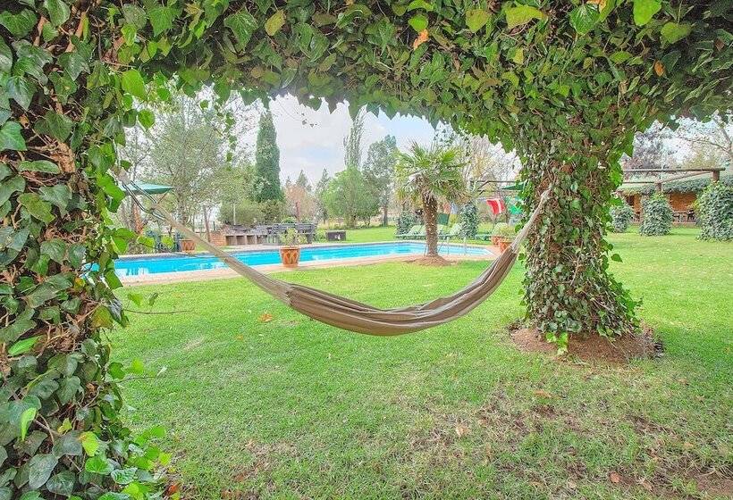 호텔 Airport Bird & Game Lodge