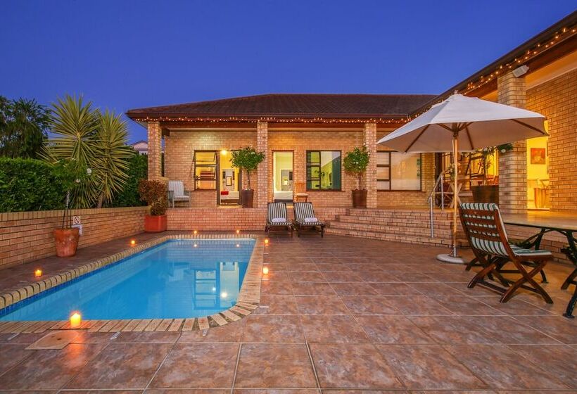 Отель Amber Guest Lodge