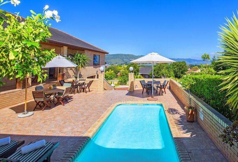 Отель Amber Guest Lodge