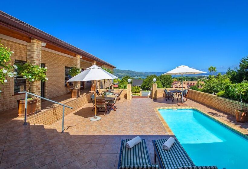 Отель Amber Guest Lodge