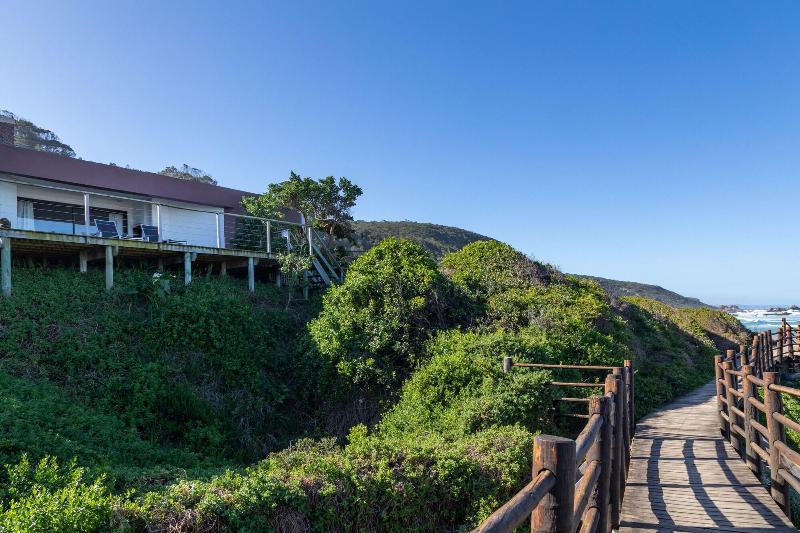 Отель Arch Rock Chalets