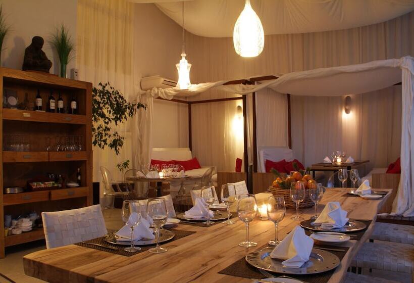 בית מלון כפרי Awa Boutique + Design