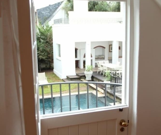 هتل Beauclair Guest Cottage