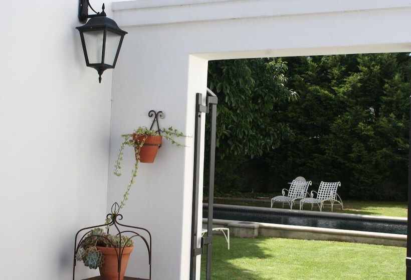 هتل Beauclair Guest Cottage